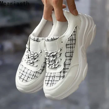 Дамски ежедневни обувки Mesh плоски обувки Дамски вулканизирани обувки дантела нагоре маратонки на открито спортни обувки за бягане за жени плюс размер 43
